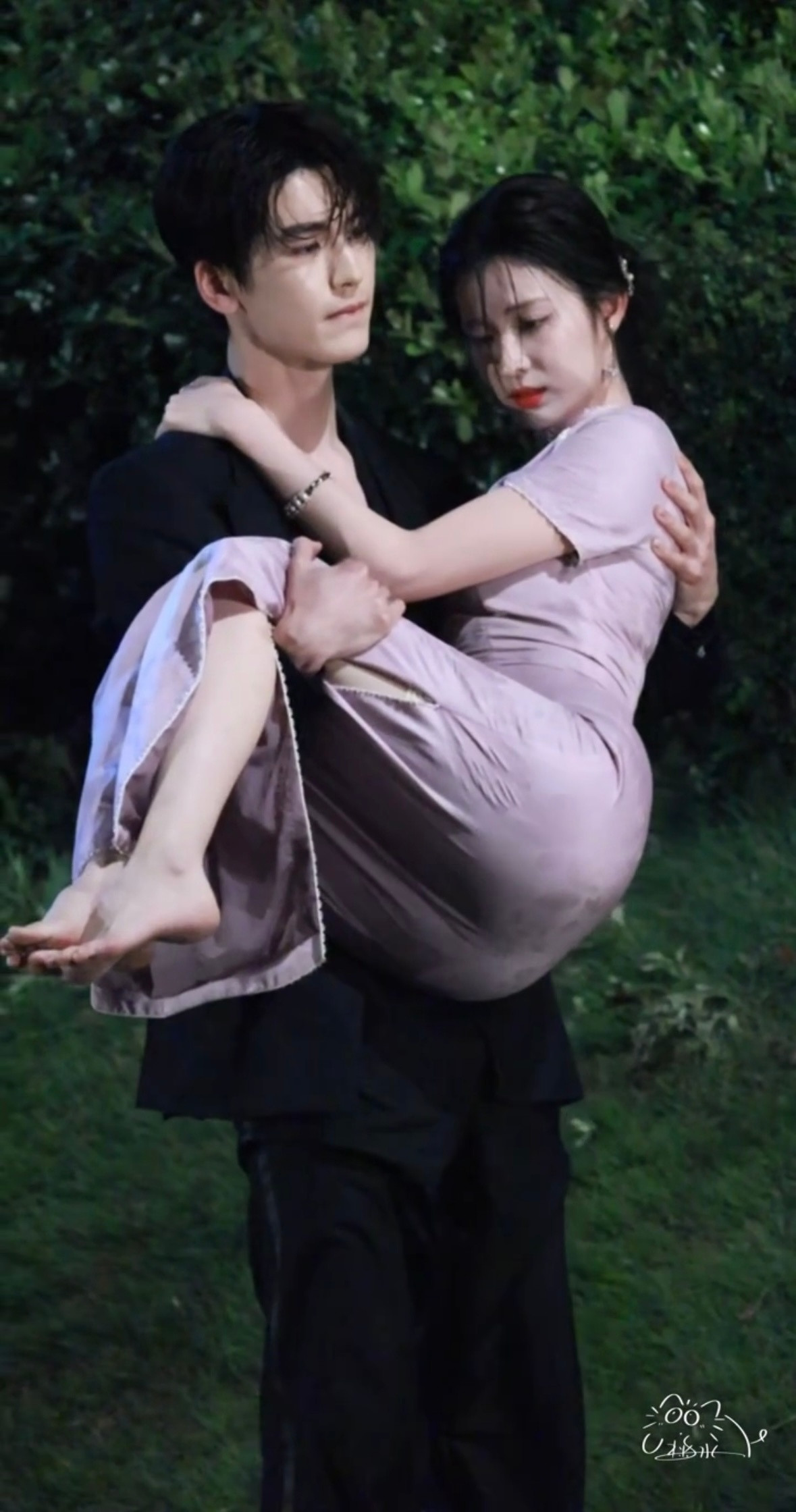 你看一些个很养眼的女娇男帅🥂​​​