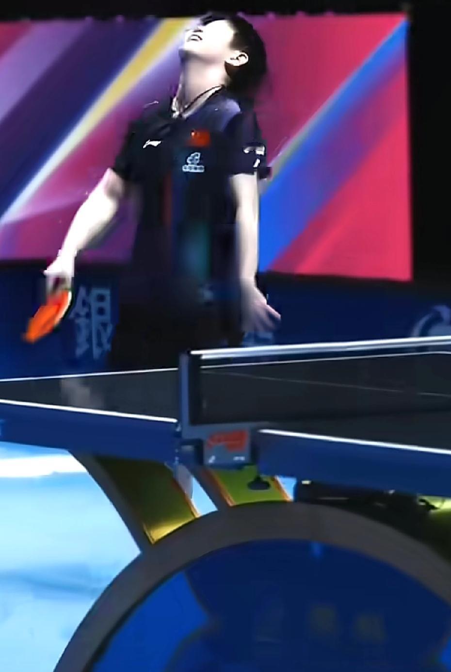 给摄影师加大鸡腿留下如此珍贵的画面莎莎拿下世界杯三连冠后发自内心的释放展