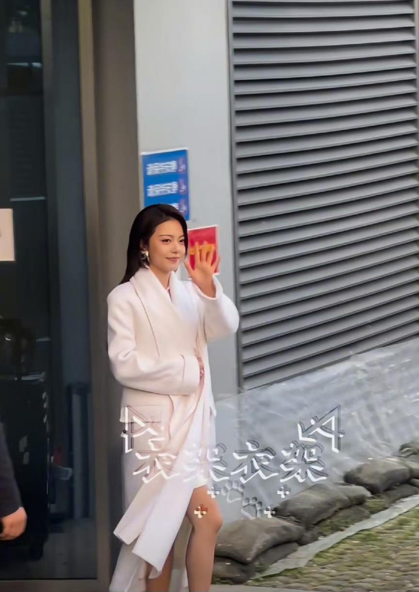 赵今麦因为妆造太土，工作室被粉丝吐槽！真的不怪粉丝们如此激动，主要是赵今麦的