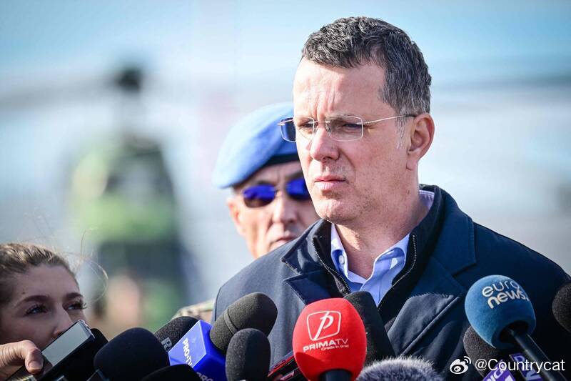 【学历造假曝光罗马尼亚国防部长宣布辞职】海外新鲜事罗马尼亚国防部长莫斯特亚努