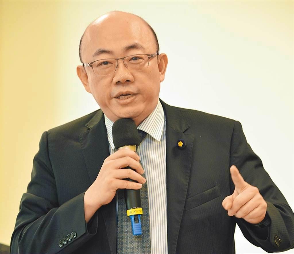 郭正亮出任党外在野大联盟”荣誉团长。前立委郭正亮9月16日在中天《绿也掀桌》节