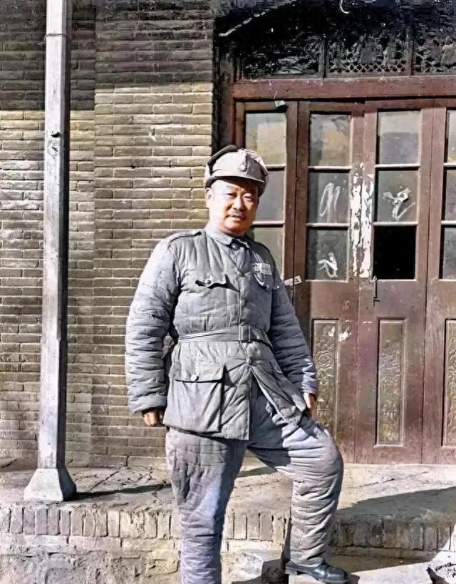 在国民党将领中，刘峙贪财贪色，一向有猪将军绰号。但相较于汤恩伯的六亲不认，刘峙的