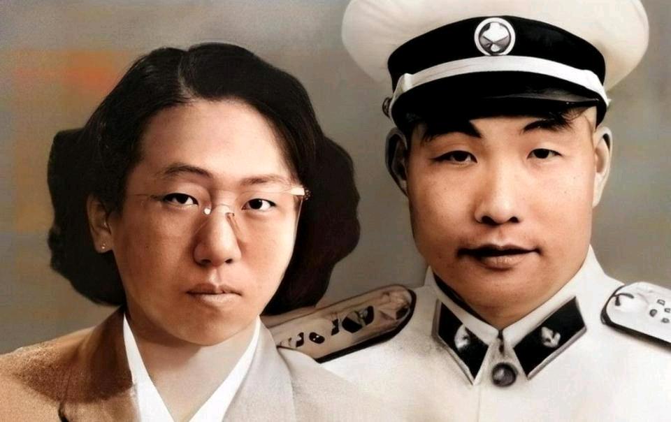 1940年，延安，朱仲芷主动跟丈夫萧劲光离了婚。那一年她已经是六个孩子的妈，和萧