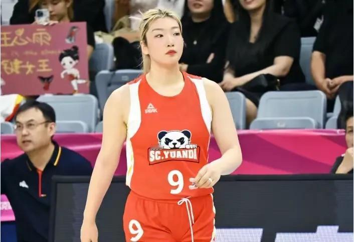 李梦率四大天王合砍65分，四川蜀道主场120:70狂虐石家庄英励女篮。王雪萌离