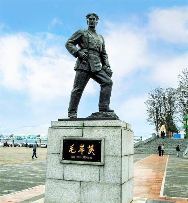 1950年的今天，伟大的中国人民志愿军的第一个士兵，壮烈牺牲在了朝鲜战场上。教员