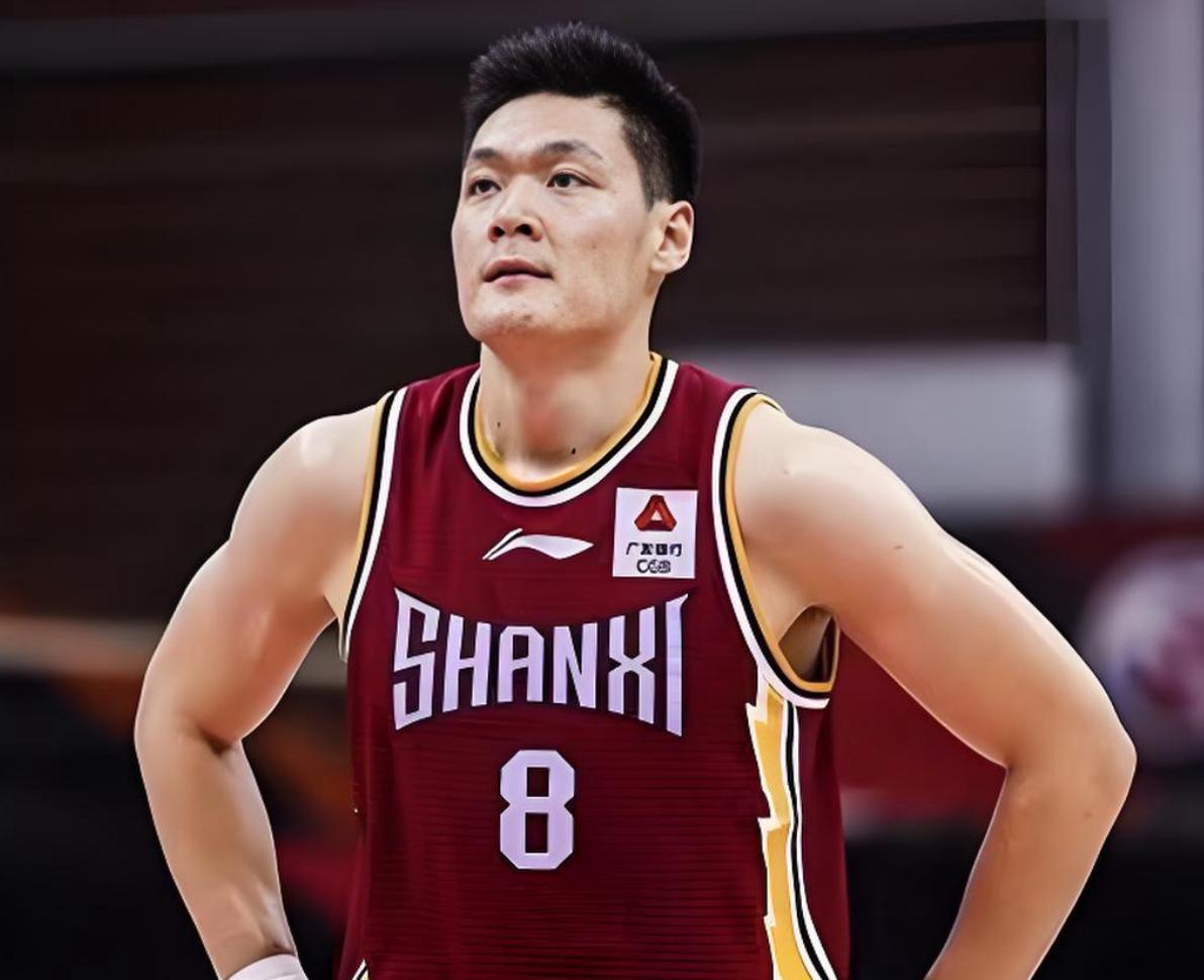 4记三分球，轰21分7篮板！球迷：王岚嵚是怎么将他比下去的呢？CBA联赛杯正式