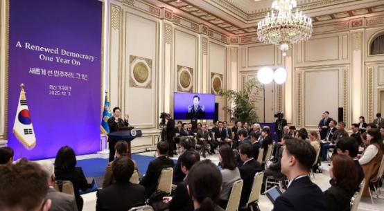 李在明关于中日关系的表态，看似是句外交套话，实则藏着韩国在东北亚地缘格局里的生存