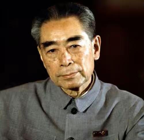 身处逆境，你该怎么办？周总理教你三句话。1974年，耿飚的处境很不好，心