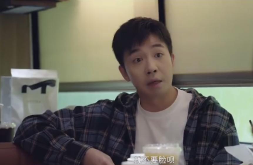 如果不是14年前那场烧毁39%皮肤的大火，俞灏明可能早就“死”了。那场意外，直