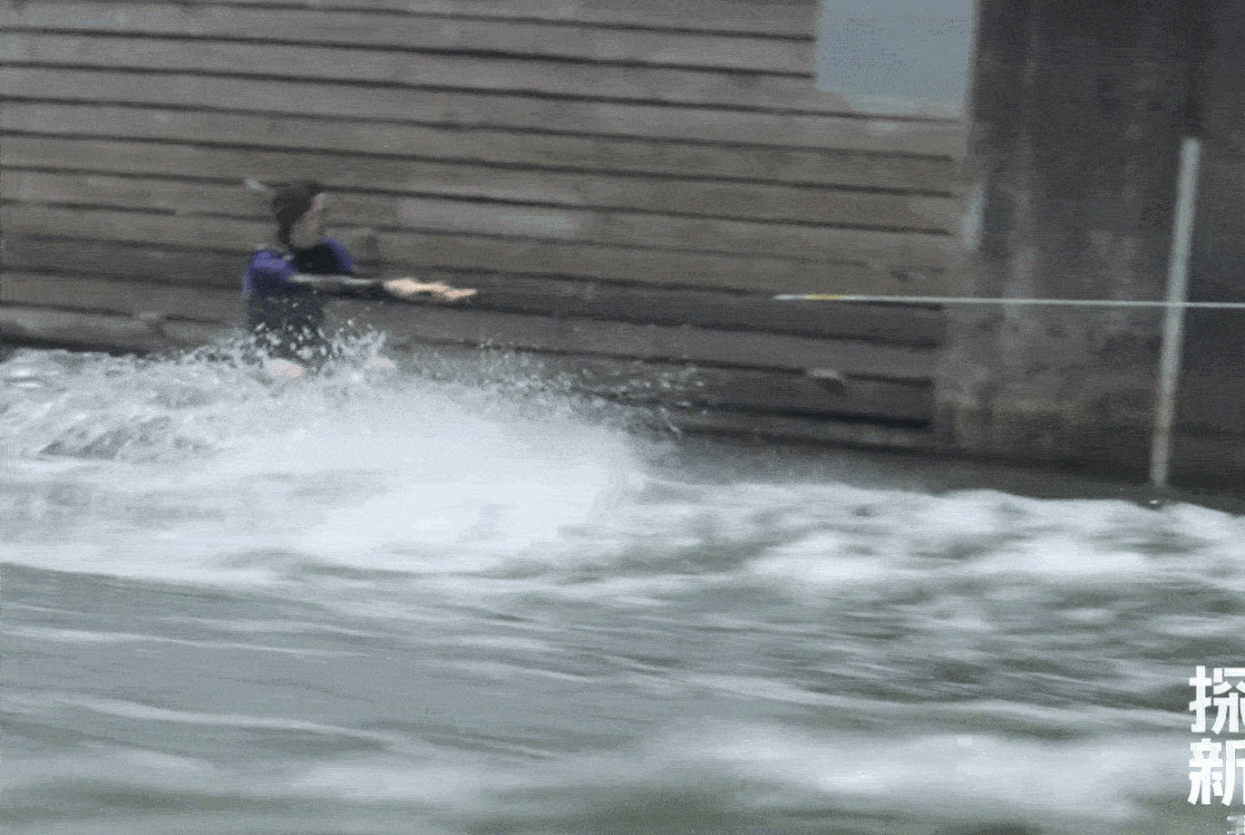 怎么开心怎么来，王一博这状态最好了！我们喜欢看到这样欢乐的王一博