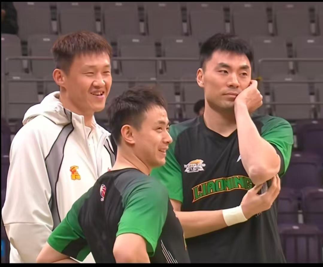 辽宁主场以四分之差不敌深圳，看看到底是谁拖了球队的后腿：1，用人有问题，眼看着