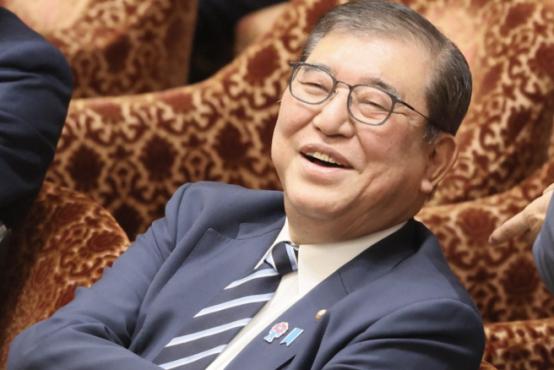 日本为何总要赌国运侵华？很多人以为是军国主义。错了！真相是，日本前首相石破茂亲口