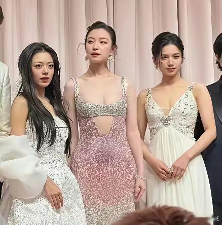 倪妮，张婧仪，赵今麦三站一起，你们选择谁？​​​​