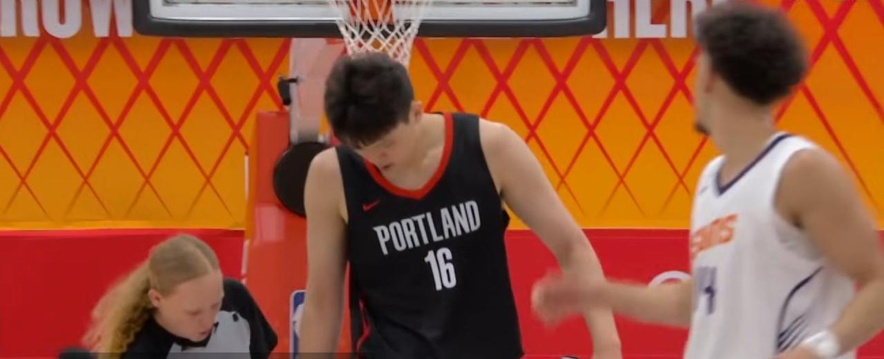 7月11日，NBA夏季联赛，开拓者79：81惜败太阳，不过咱中国球员杨瀚森表现可