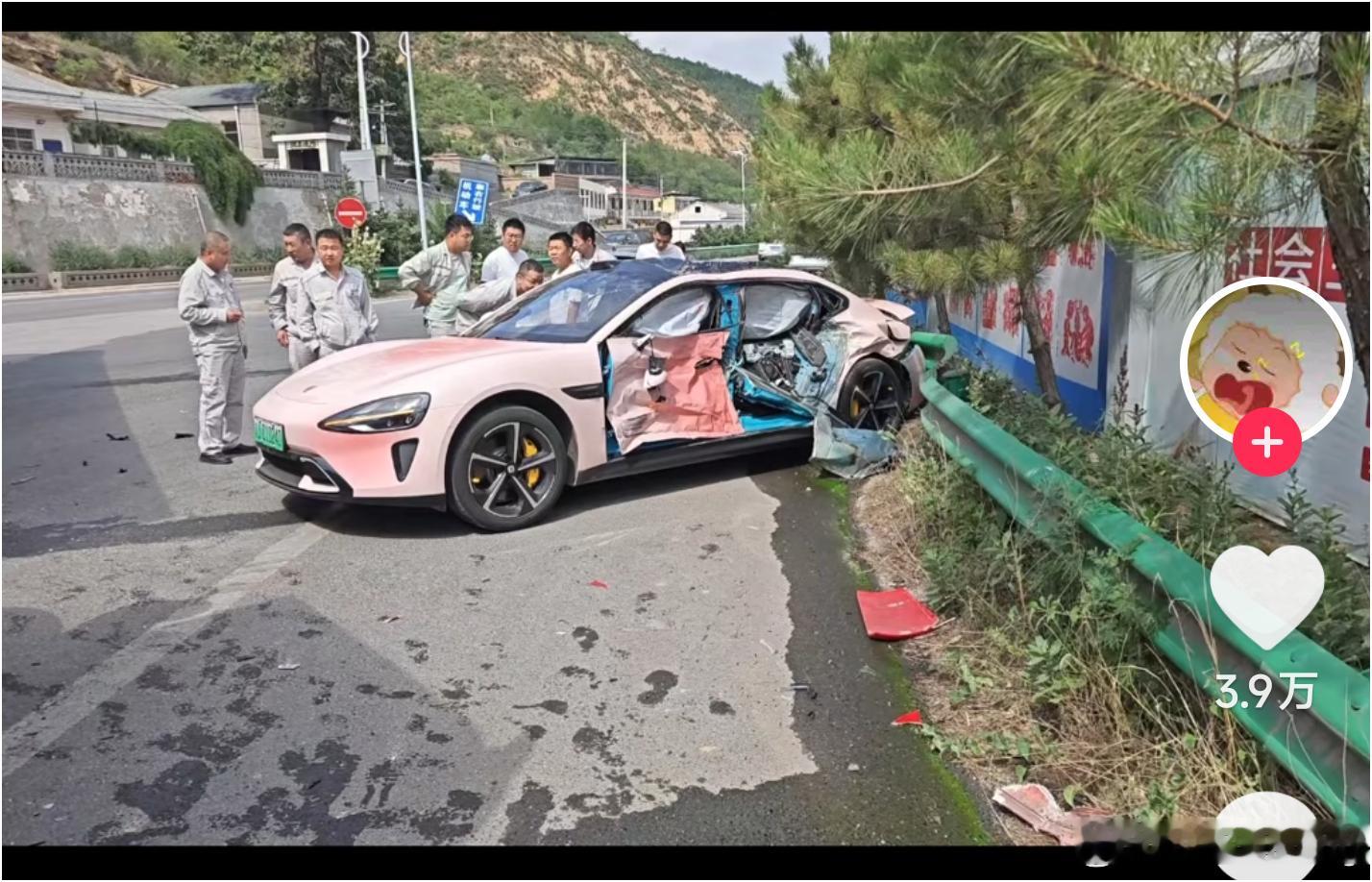 小米汽车战绩又+1，当看到小米su7惨状时候，大家都笑了，但看到大运被撞烂的一角