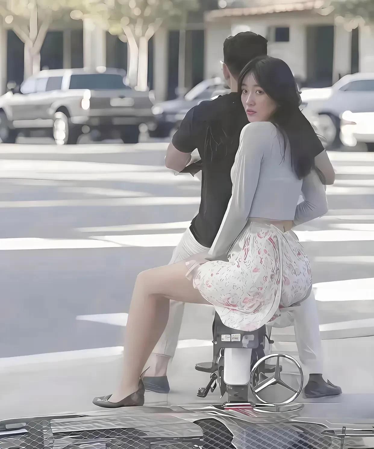 美女心动了……谁情愿坐电动车？谁不愿意坐迈巴赫？可咱得有那个命啊！不要羡
