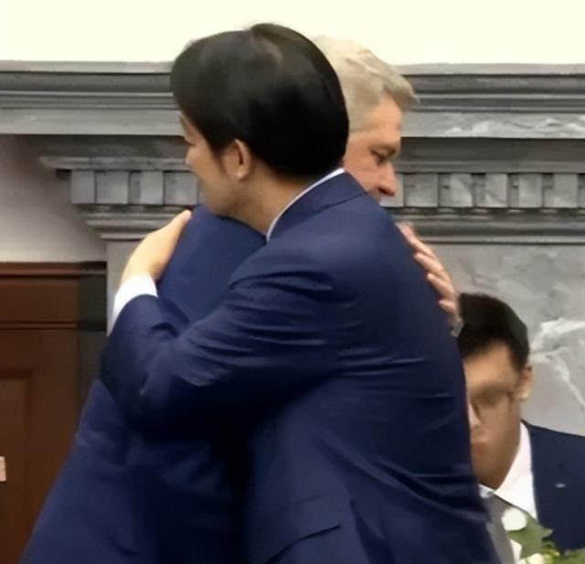 美就解放军环岛军演表态：两党已达成共识，若大陆攻台，美将出兵最近美国在台湾问题
