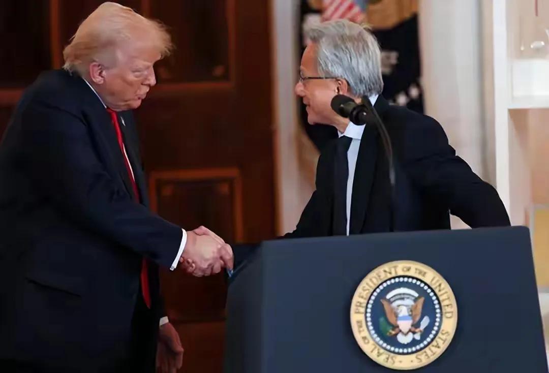 中方考虑限制H200进入，其实是一个信号，那就是国家要抛弃幻想，准备努力研制自