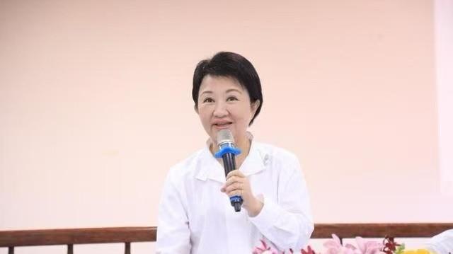 猪瘟道歉失效，蓝营人心涣散，卢秀燕2028路在何方。卢秀燕为猪瘟事件鞠躬道歉，