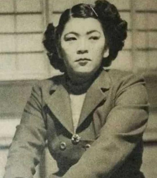 1944年，33名日本人流落太平洋荒岛，而在33人中，只有一名女性，6年后他们获
