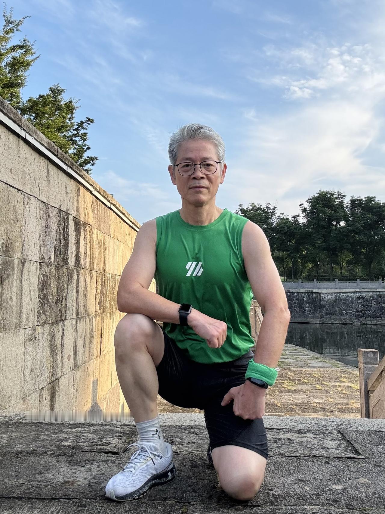 自律的层次，决定人生的高度，更是一个人终身的修行。想要不断蜕变成长，先要学会与