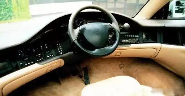 什么样的汽车设计才算是「天马行空」？这台车来自1992年，出自一家名为Itald