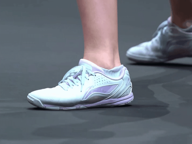 2025WTT香港总决赛蒯曼的鞋子上印着自己名字谐音的🥢和馒头😂😂😂