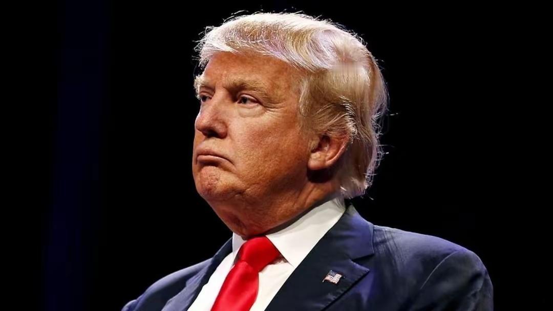 导弹炸碎使馆玻璃普京一道通牒让特朗普24小时内态度大转弯全球博弈惊现脆弱平衡