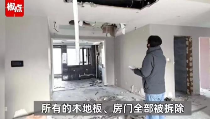 一男子租了一套毛坯房，自费装修后一住就是八年，退房时，房东本以为租客会把可拆卸的