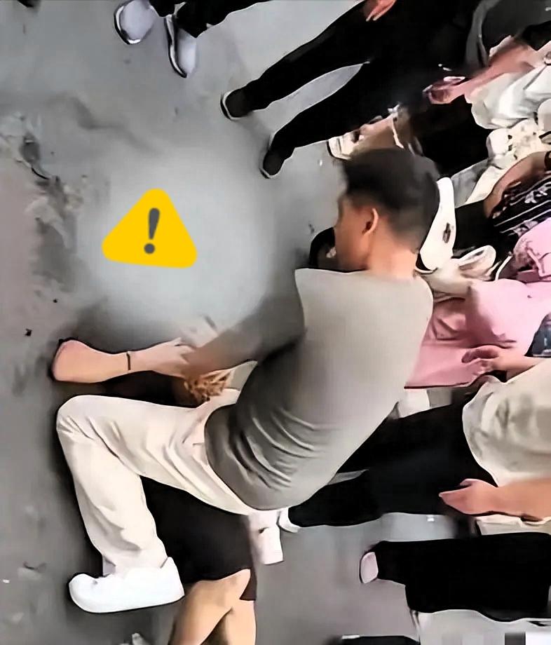 钱王津，男，汉族，现役军人，江苏淮安人。2026年7月27日傍晚六点多