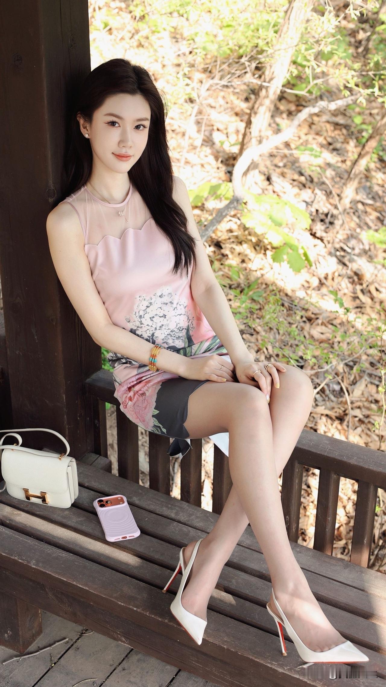 去感受大自然美喽！[/玫瑰][/烟花]