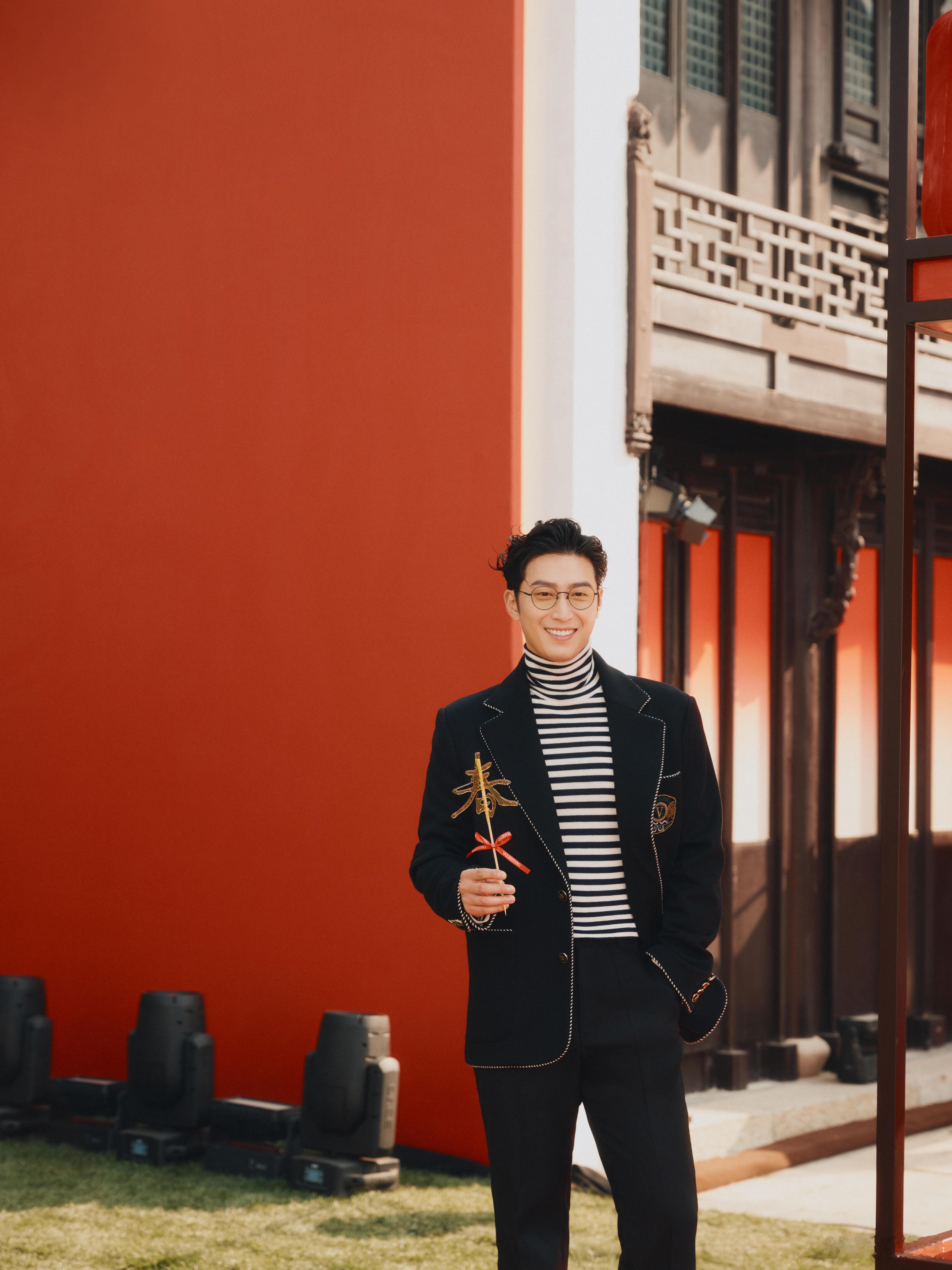 窦骁的度假氛围感给到夯窦骁开车这块的统治力舒服自在的度假氛围感在窦骁身上完美体现