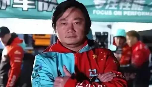 1米6草根硬刚百年巨头！放弃千万江山，让中国国旗插满世界赛道身