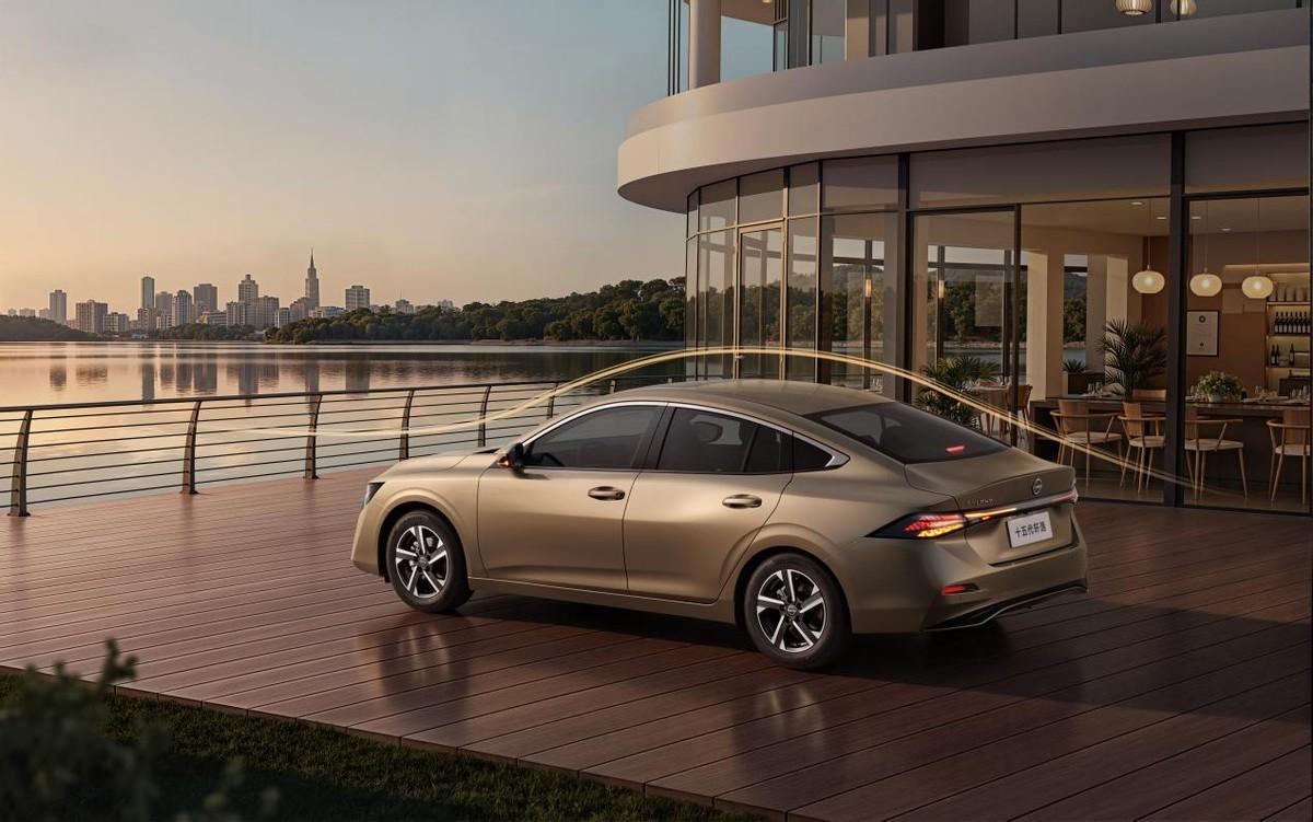 同样是10万块，为什么聪明人现在都选十五代轩逸？答案在这开工第一天，东风日产就