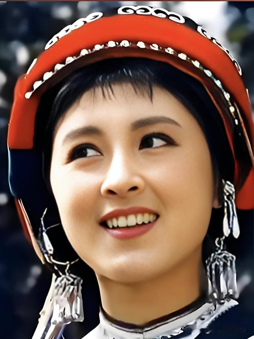 杨丽坤，银幕上永远的金花与阿诗玛。她以纯天然的美惊艳时光，虽半生坎坷，却用坚韧书