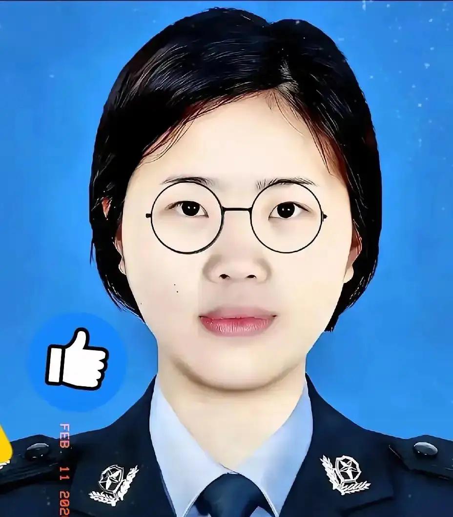 四川沐川95后女警罗慧琳，身为派出所副所长，遇到持刀行凶的歹徒，她没有半分退缩，