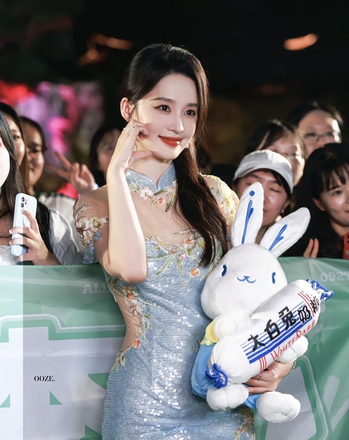 太美了，去看李沁新剧，一笑随歌沁沁太美了，在一笑随歌的付一笑又飒又美