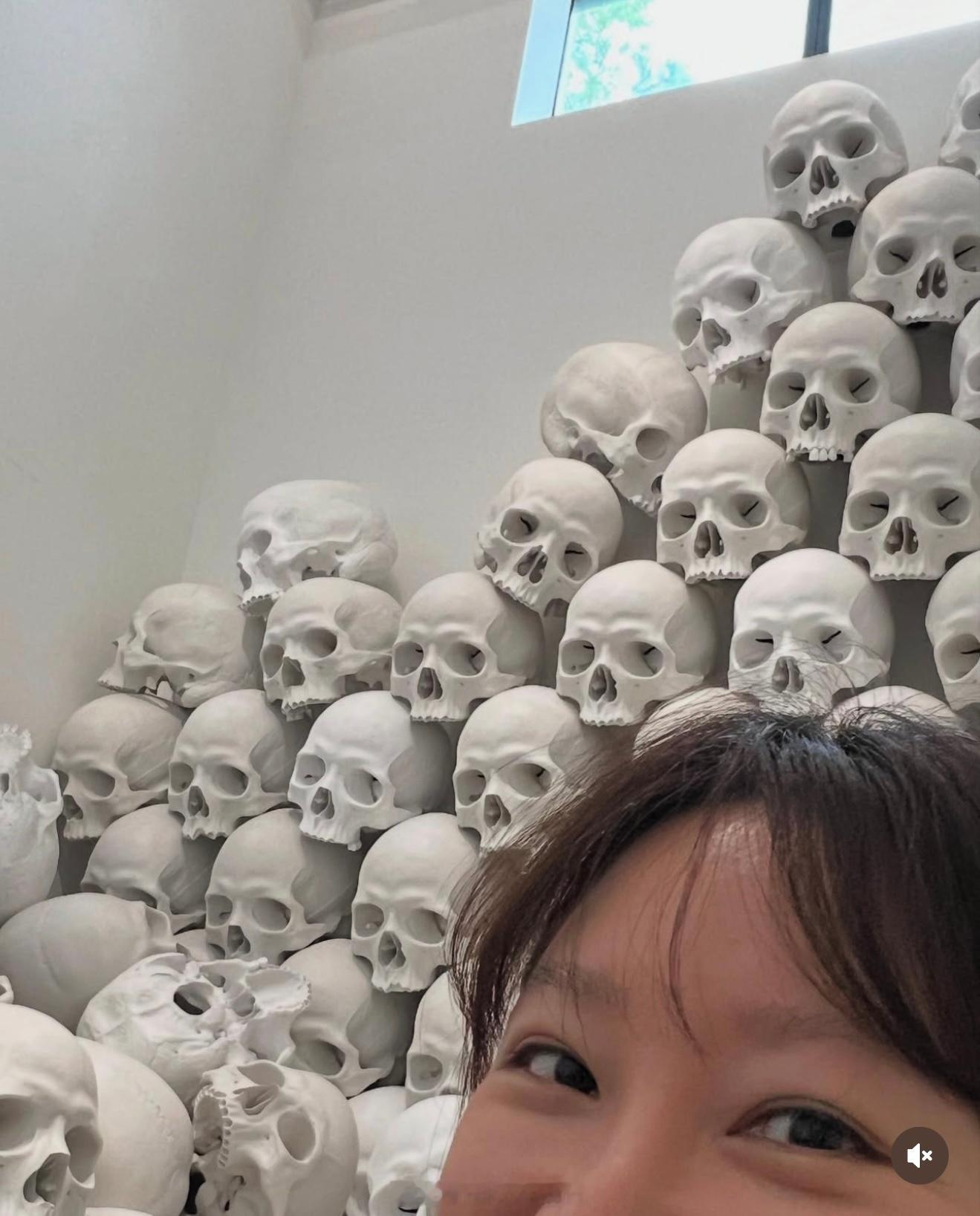 孔晓振孔晓振孔布利出游记姐去旅游看着很开心呢​​​