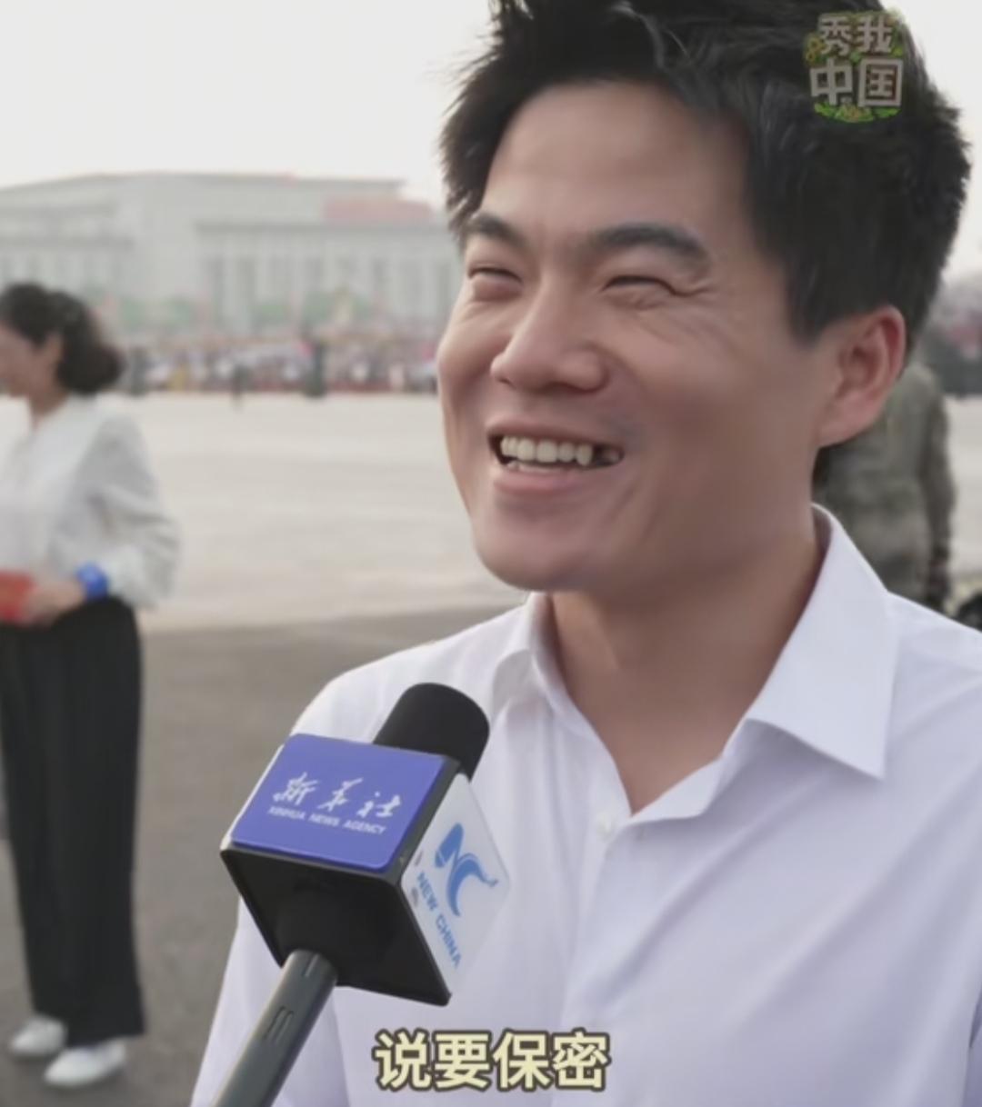 终于看到彪哥的采访了。董宇辉说，你知道那种感觉吗？一直保守一个秘密几个月，今天