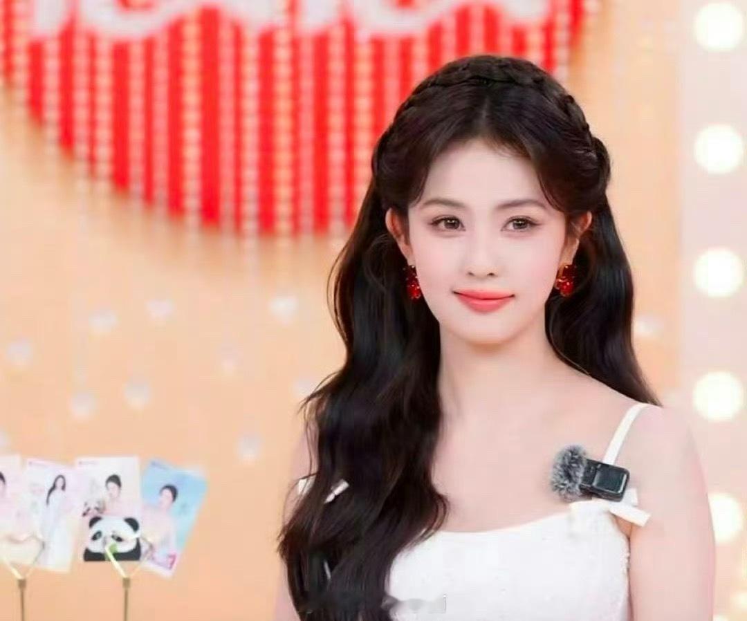 看看赵露思、虞书欣、白鹿最近状态