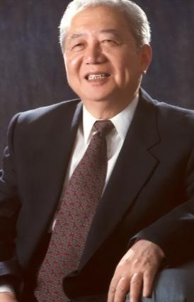 2001年，美国将一批淘汰的机器高价卖给中国，导致我国亏损好几亿，就在美国准备看