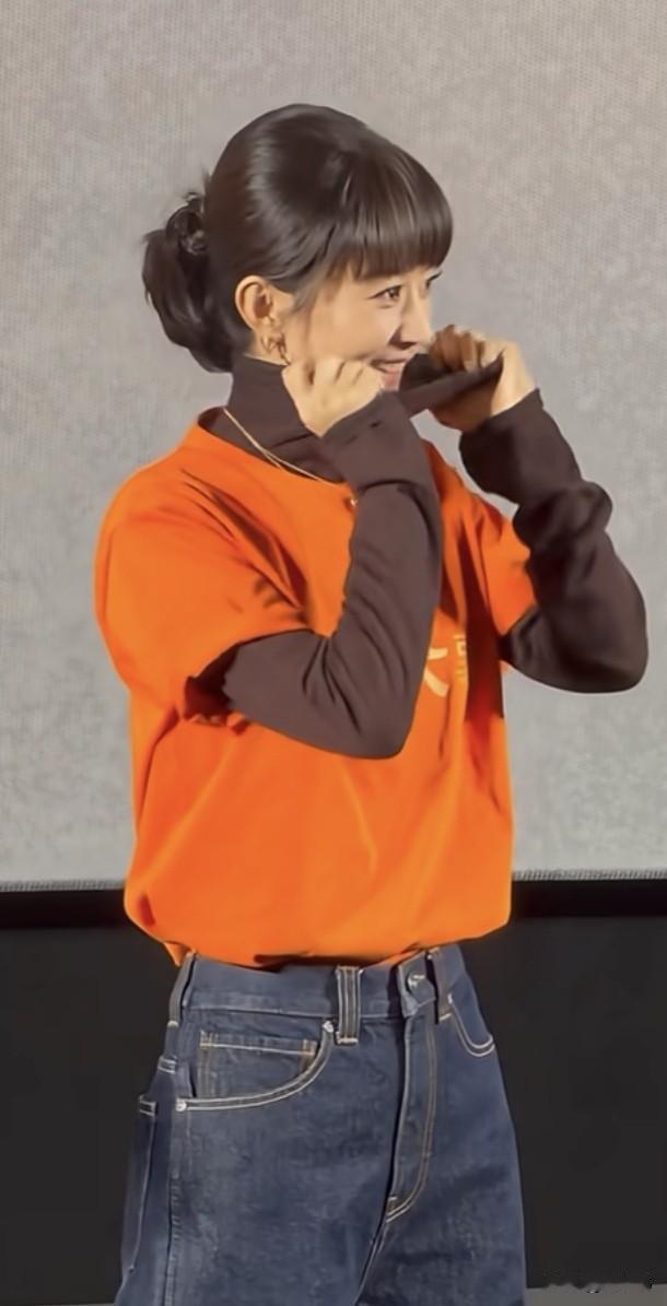 赵丽颖给新剧宣传跳舞火了！但不是因为赵丽颖跳的多么专业，而是她的小动作太可爱