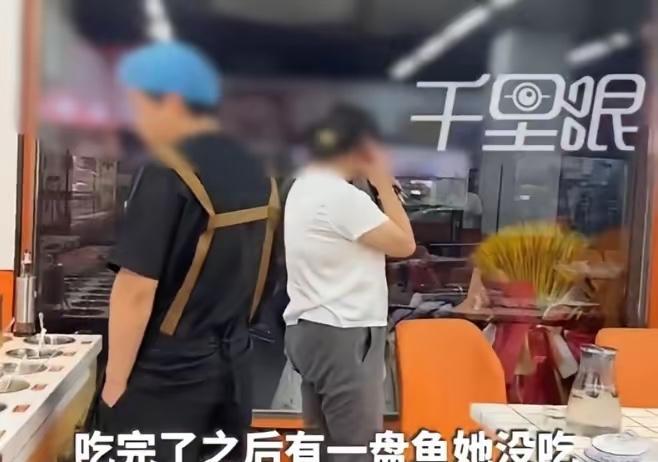 “蛮不讲理！”7月19日，江苏，一女子花52吃自助，店家只收50元，可她还想把没