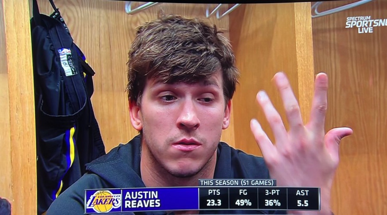 里夫斯谈到今晚的失利：“他们彻底打爆了我们。作为卫冕冠军，他们实力强劲，我们必须