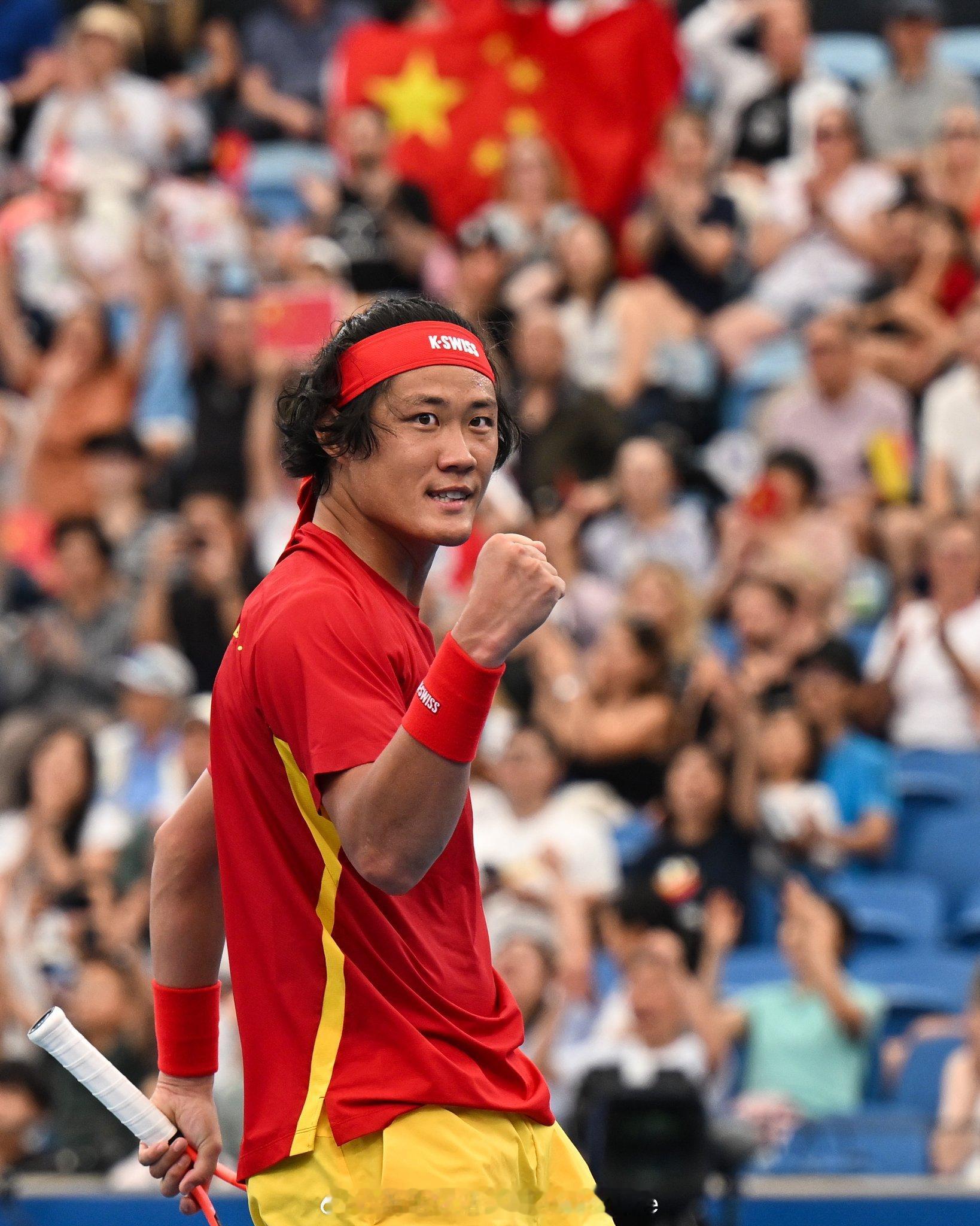 悉尼三个组最出色的第二名队伍晋级。目前波兰队和捷克队还没打。波兰队又和德国队在一