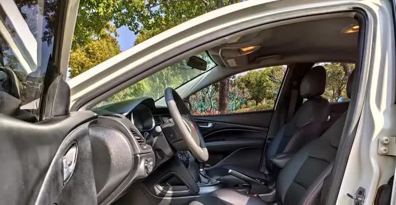 君威1.5T家用轿车，优缺点大揭秘！君威1.5T作为家用轿车，优缺点都很明显