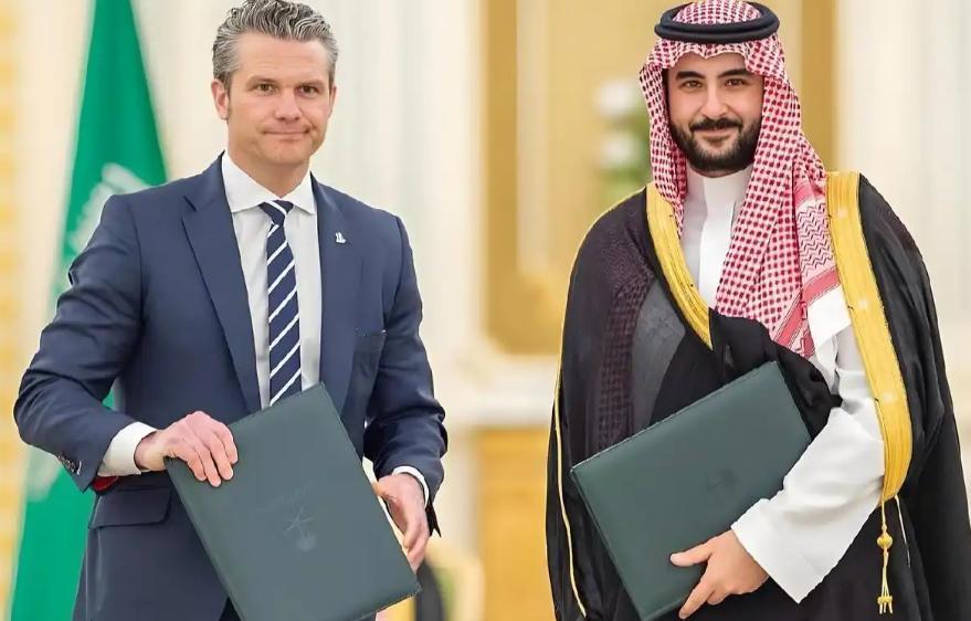 10月5日，沙特国防部发布了一份联合声明，措辞极其罕见：三国“立即推动集体防御承