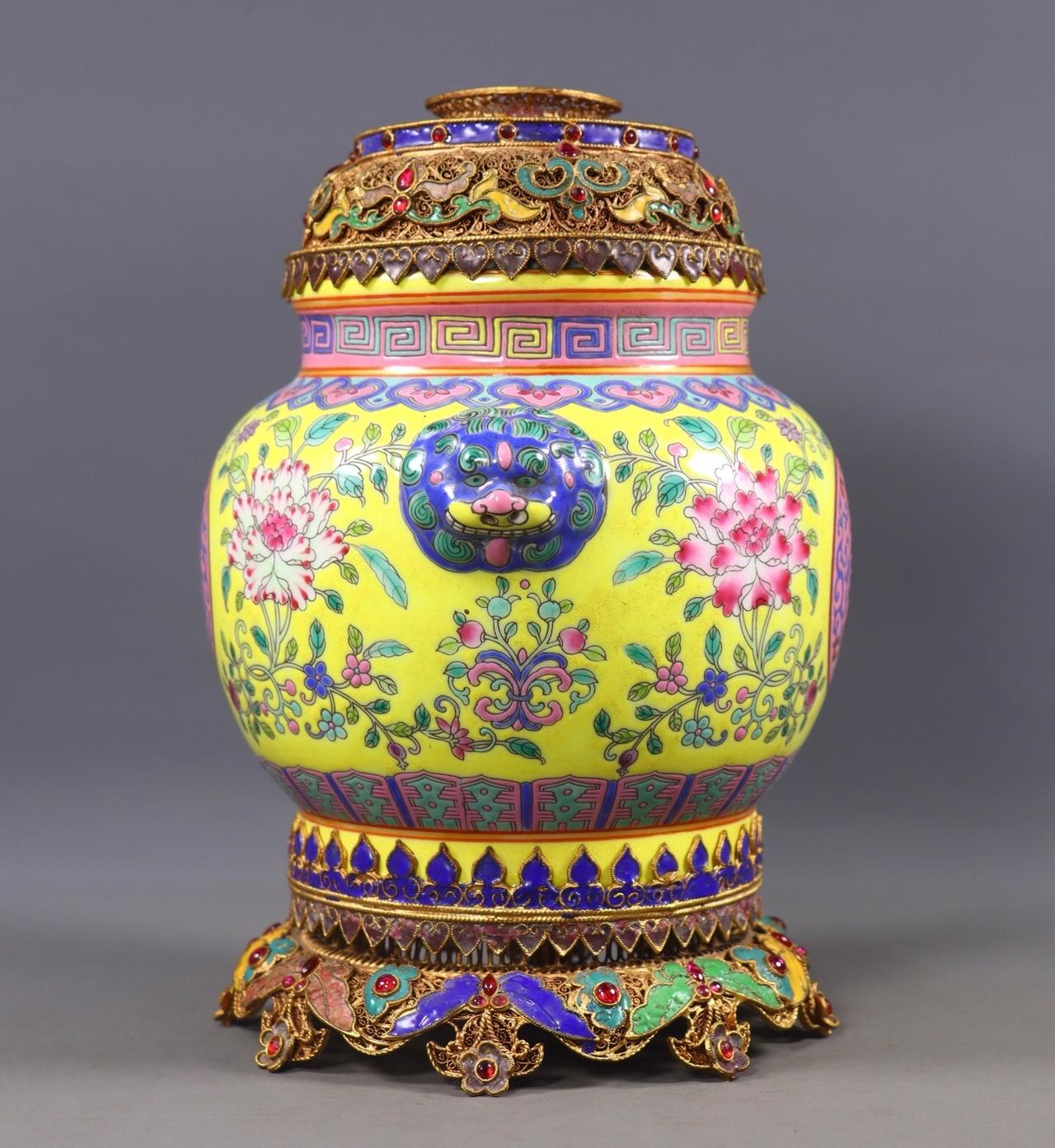 2026年古玩市场洗牌，从业者得有应对之策。就拿银币市场来说，新发行的熊猫银币缺