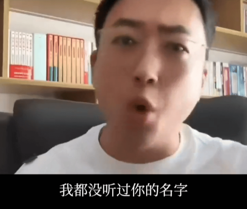 于正不能算是个正经男人但绝对是个好老板、好朋友别看他平时娘娘的遇上事他是真
