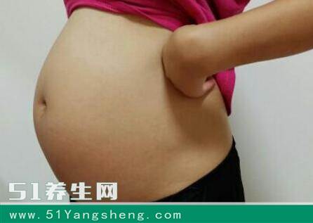 刚刚生下女儿, 就收到婆婆的信, 气的孕妇当场怒斥: 没良心!